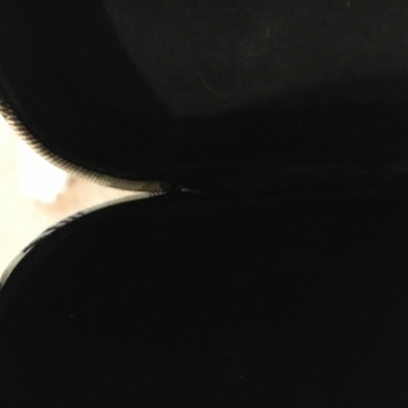 Burberry bundle of sunglasses/eyeglasses cases, new cleaning cloth & box - Picture 7 of 9